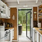 Authentic Idyll Near And Forest Feriehus