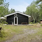Authentic Idyll Near And Forest Feriehus