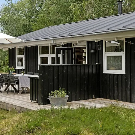 Vakantiehuis Authentic Idyll Near And Forest