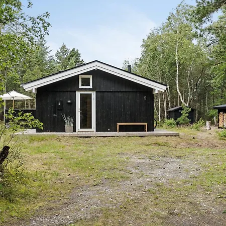 Authentic Idyll Near And Forest Semesterbostad