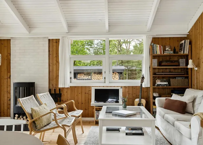 Authentic Idyll Near And Forest Dom wakacyjny Ålbæk