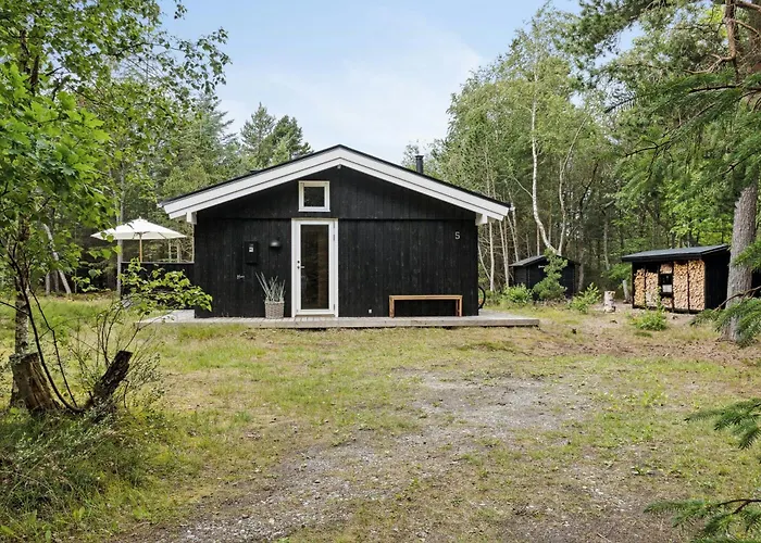 Authentic Idyll Near And Forest Semesterbostad